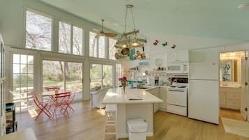 Cottage (2 Bedrooms) | Interior