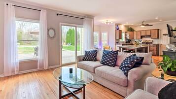 House (5 Bedrooms) | Interior