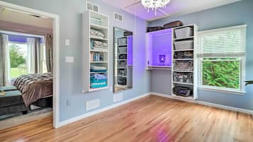 House (5 Bedrooms) | Interior