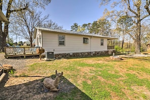 House (2 Bedrooms) | Interior - Charming Home w/ Porch: Walk to Greers Ferry Lake! (Higden)