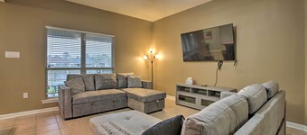 Charming Louisiana Home - 21 Mi to Lsu!