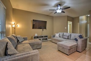 House (3 Bedrooms) | Interior