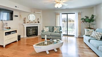 Apartment (3 Bedrooms) | Front of property