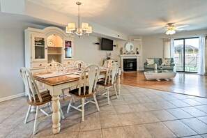 Apartment (3 Bedrooms) | Interior - Brigantine Townhome Near Beaches & AC Casinos (Brigantine)