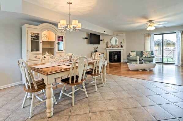 Apartment (3 Bedrooms) | Interior - Brigantine Townhome Near Beaches & AC Casinos (Brigantine)