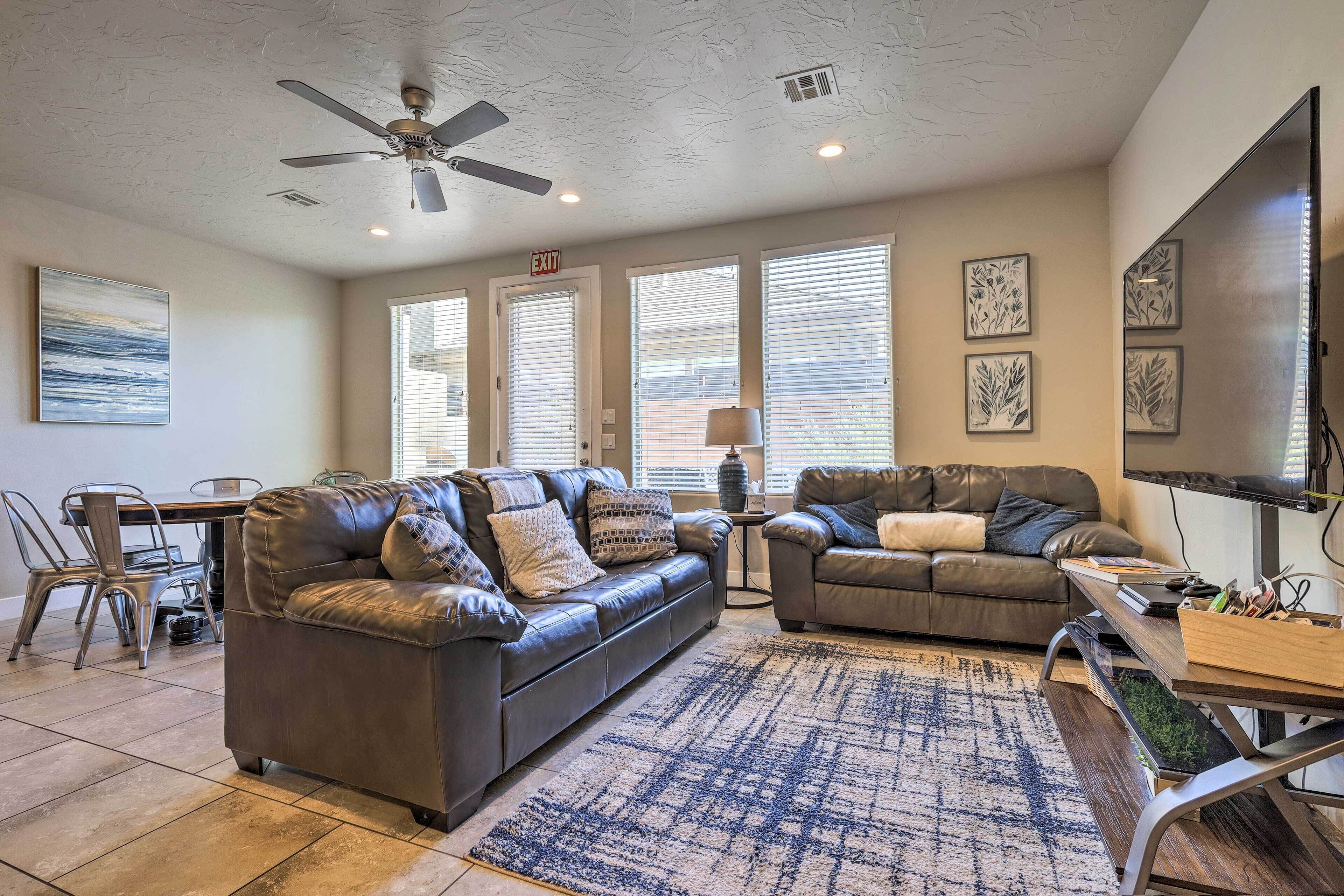 Bright Washington Condo: Near Parks & Trails!