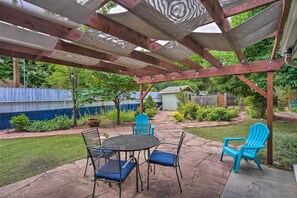 Outdoor dining - Cañon City Casa w/ Spacious, Private Yard! (Canon City)