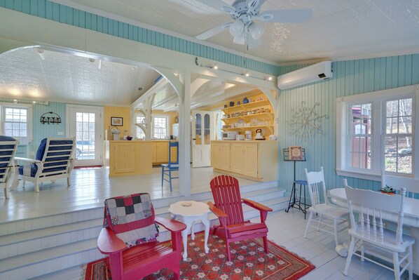 House (1 Bedroom) | Interior - Cozy 'fiddler's Rest:' Cabin: 11 Miles to Skiing! (Vernon)