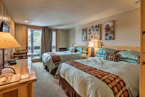 Apartment (0 Bedroom) | Iron/ironing board, bed sheets