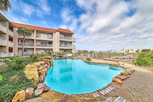 Coastal Condo w/ Dock Access, 2 Miles to Beach!