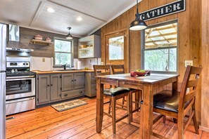 Cottage (2 Bedrooms) | Interior