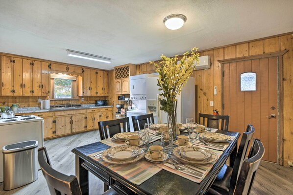 House (2 Bedrooms) | Interior - Cozy Graham Retreat ~ 3 Mi to Lake Eddleman! (Graham)