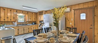 Cozy Graham Retreat ~ 3 Mi to Lake Eddleman!