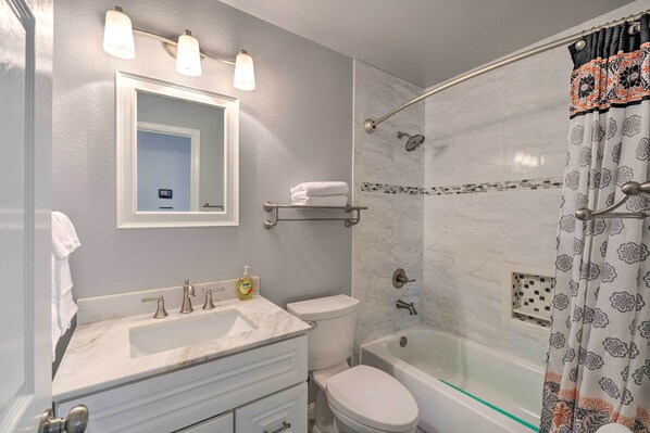 House (3 Bedrooms) | Interior - Cozy Home w/ Hot Tub ~ 13 Mi to Sacramento (Elk Grove)