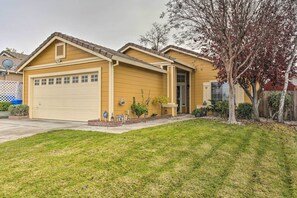 House (3 Bedrooms) | Interior - Cozy Home w/ Hot Tub ~ 13 Mi to Sacramento (Elk Grove)