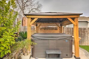 House (3 Bedrooms) | Interior - Cozy Home w/ Hot Tub ~ 13 Mi to Sacramento (Elk Grove)