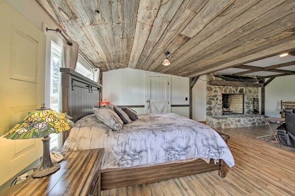 Hus (6 Bedrooms) | 6 soverom og sengetøy