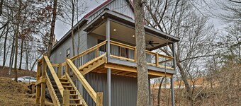 Cozy East Bernstadt Cabin w/ Porch + Fishing Lake!