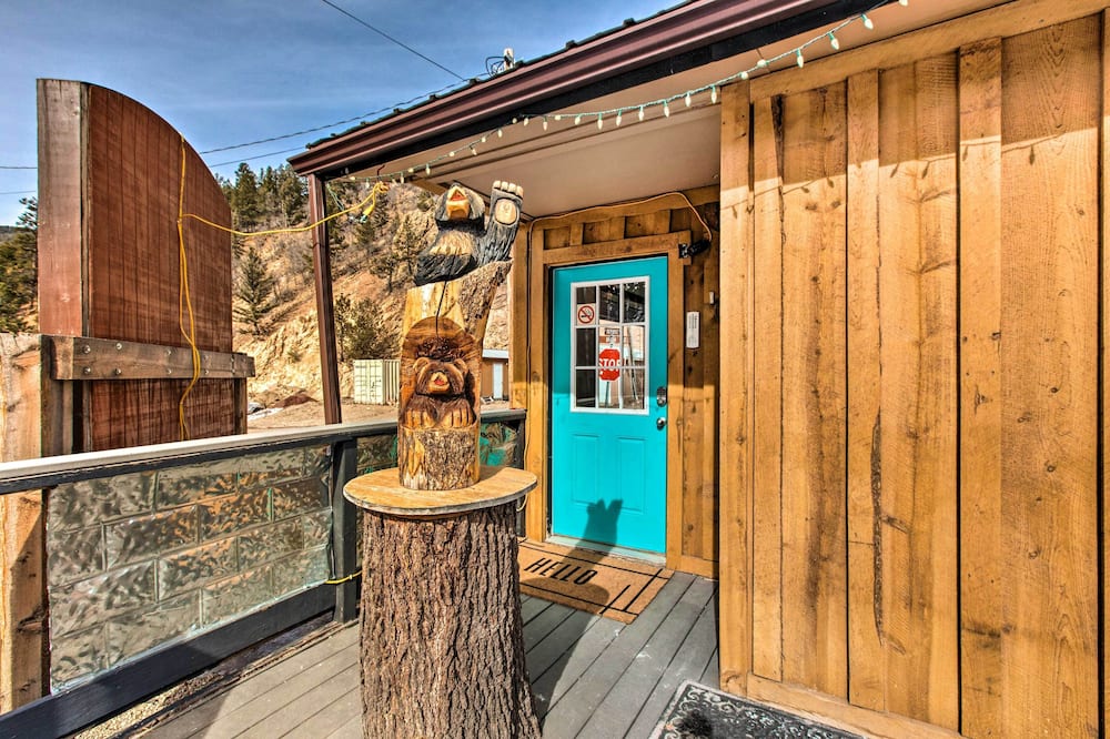Walk to Main St & Riverfront Trail: Mtn-view Condo - Costilla, NM