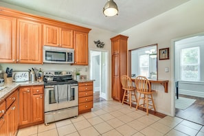 House (2 Bedrooms) | Interior - Walk to Crown Zellerbach Trl: PNW 'celestial Inn' (Scappoose)