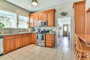 House (2 Bedrooms) | Interior - Walk to Crown Zellerbach Trl: PNW 'celestial Inn' (Scappoose)