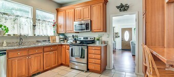 Walk to Crown Zellerbach Trl: PNW 'celestial Inn'