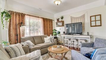 House (2 Bedrooms) | Front of property