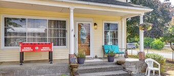 Walk to Crown Zellerbach Trl: PNW 'celestial Inn'