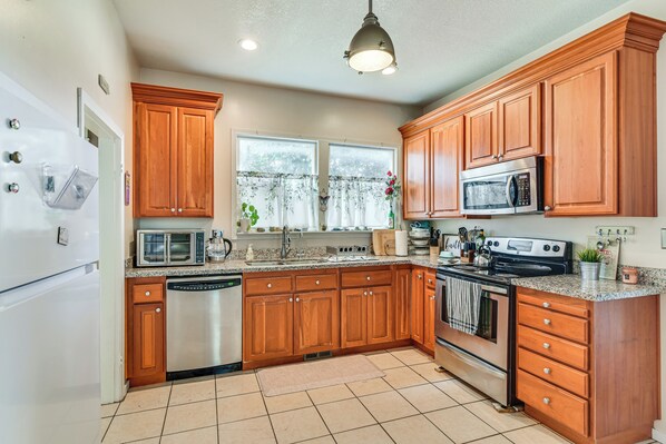 House (2 Bedrooms) | Interior