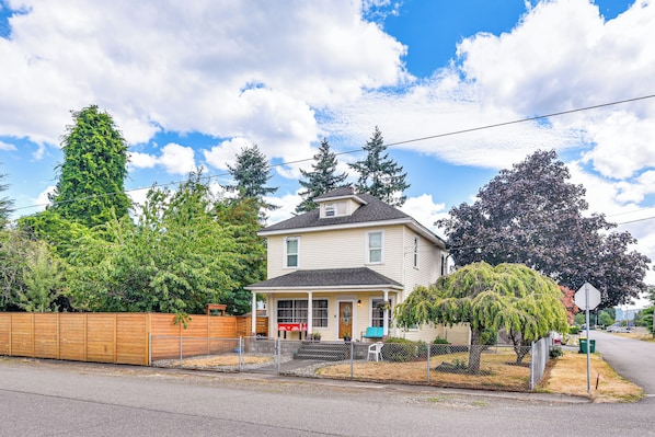 House (2 Bedrooms) | Interior - Walk to Crown Zellerbach Trl: PNW 'celestial Inn' (Scappoose)