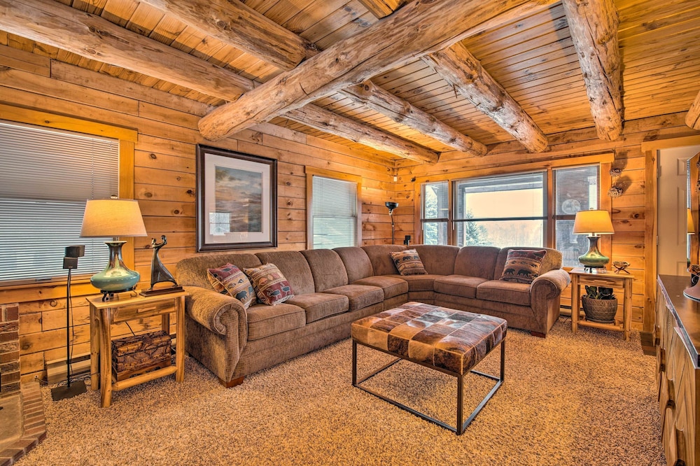 Cozy Log Cabin on 19 Acres, 20 Mi to Oneonta!