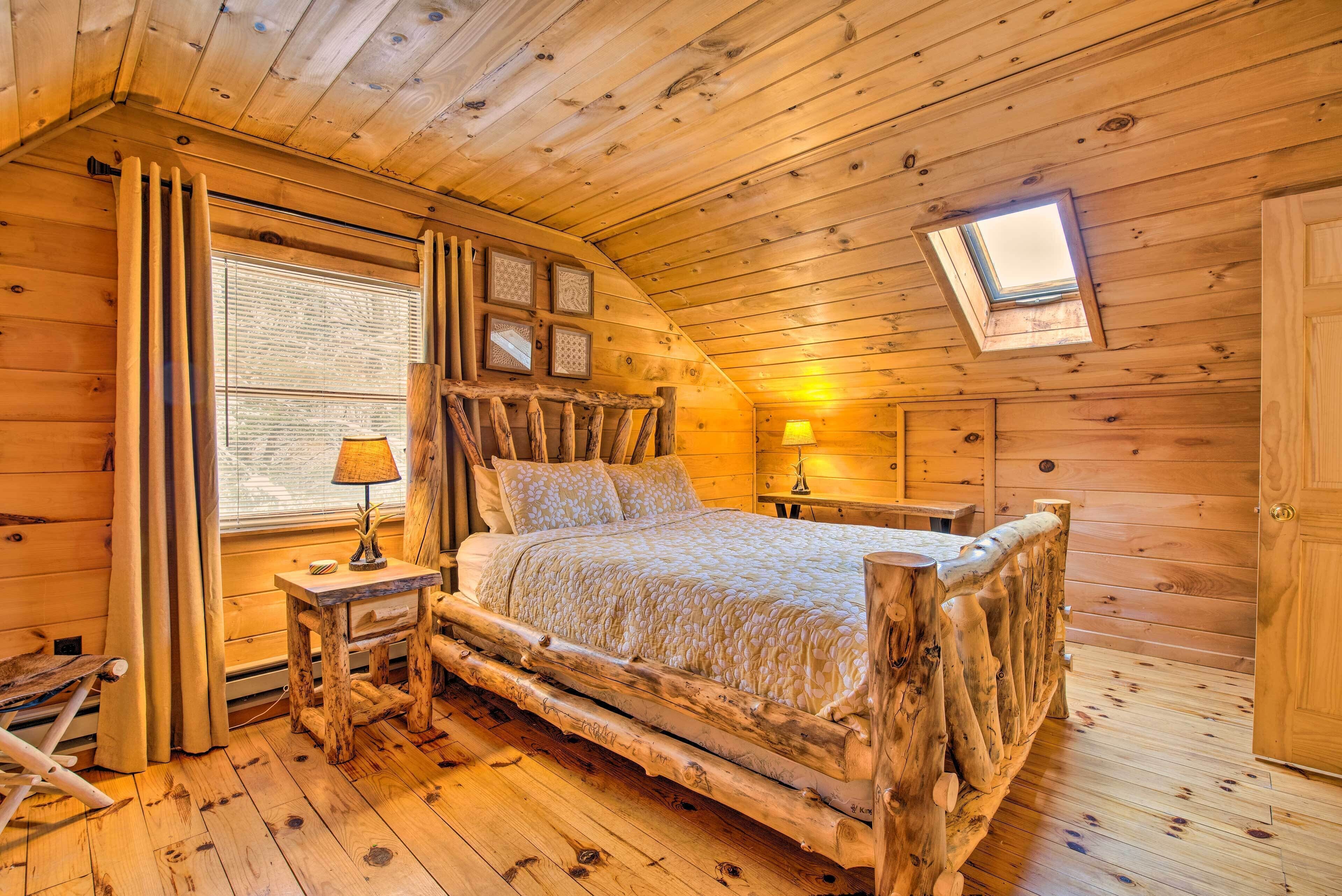 Cozy Log Cabin on 19 Acres, 20 Mi to Oneonta!