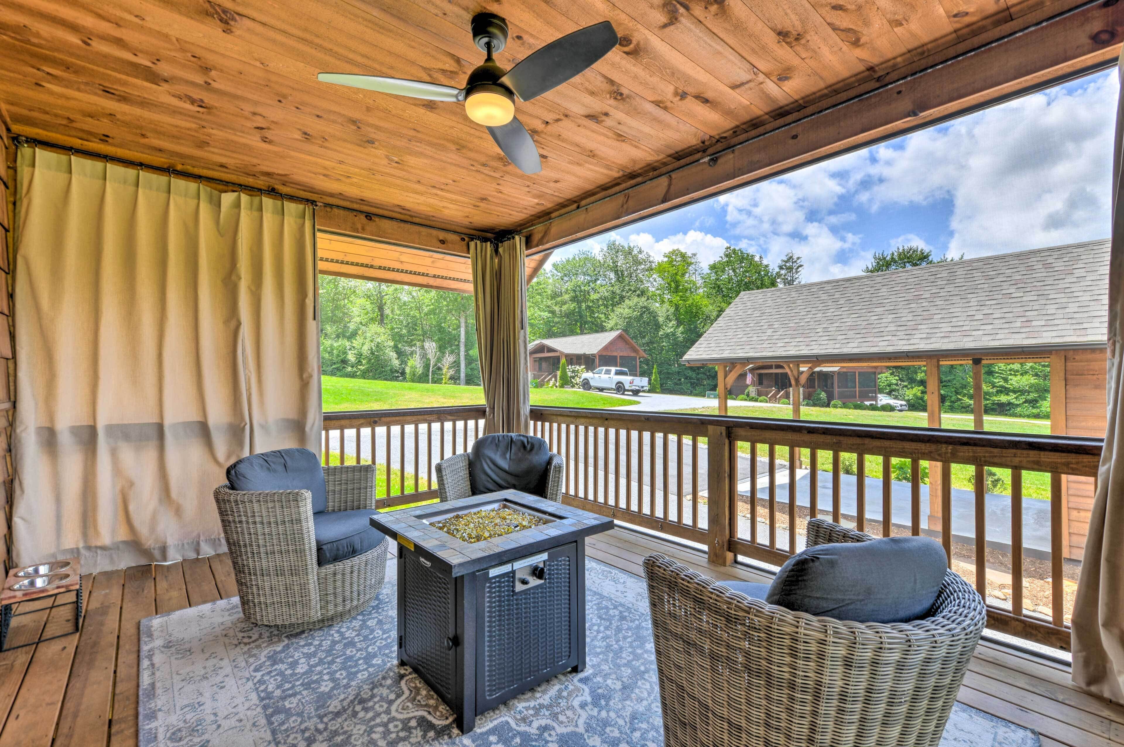 Cozy Mountain Cottage in Chinquapin Community