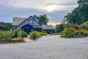 Cottage (2 Bedrooms) | Interior - 7 Mi to Ski Sapphire Valley: Cottage w/ Fire Pit (Glenville)