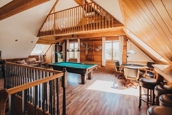Casa (Multiple Bedrooms) | Parte interna