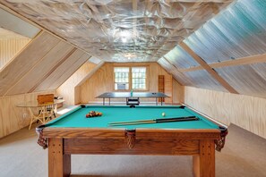 Games room - Cozy Easton Getaway w/ Hot Tub, Gas Grill! (Franconia)