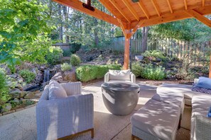 Interior - Beautiful Pet-friendly Washougal Home w/ Fire Pit! (Washougal)