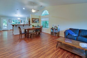 House (3 Bedrooms) | Interior