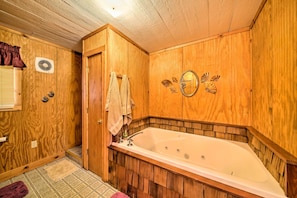 Apartment (0 Bedroom) | Interior - 'the Burgundy Cabin' Iowa Retreat: Pond & Fire Pit (Bellevue)