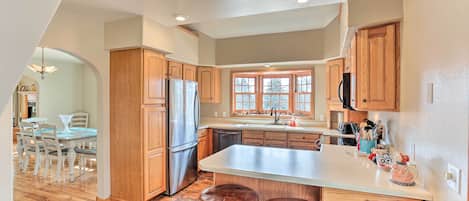 House (4 Bedrooms) | Private kitchen