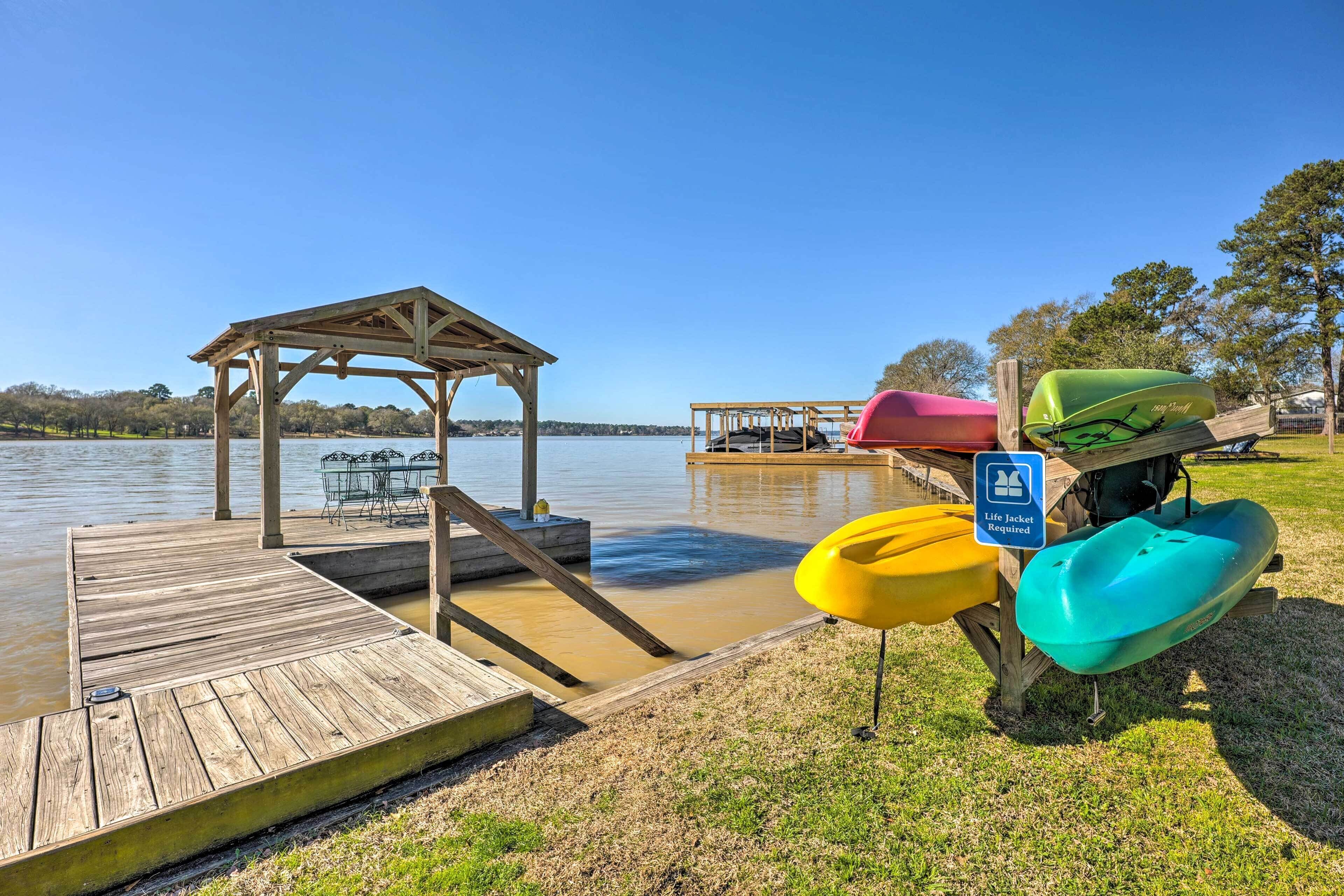 Cozy, New-build Cabin: Steps to Lake Conroe!