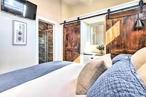 House (1 Bedroom) | Interior - New-build Waterfront Cabin, Lake Conroe (Willis)