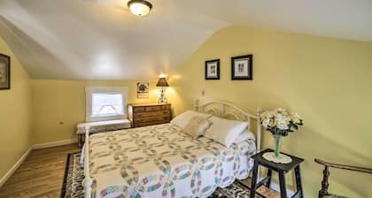 Explore Lake Erie & 'strip' From Quaint Apartment!