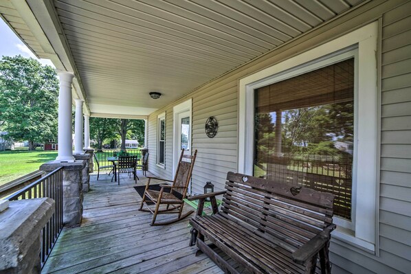 Apartment (2 Bedrooms) | Interior - Explore Lake Erie & 'strip' From Quaint Apartment! (Geneva)