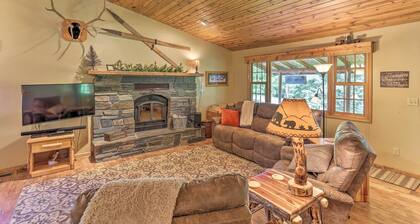 Lead Cabin ~ 9 Mi to Deadwood: Hot Tub + Patio!