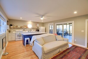 House (2 Bedrooms) | Interior - Damascus Vacation Rental on Creeper Trail (Damascus)