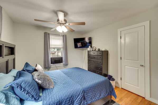 House (2 Bedrooms) | Interior