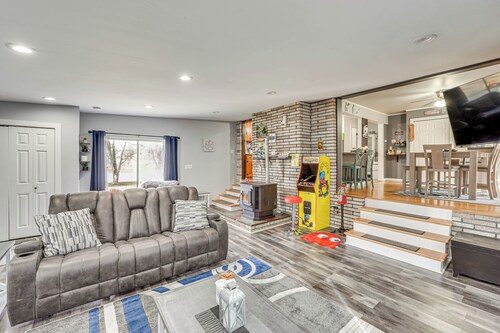 Waterfront Wallkill Duplex Home w/ Fire Pits!