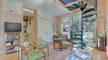 Cottage (1 Bedroom) | Interior