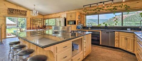 House (4 Bedrooms) | Interior